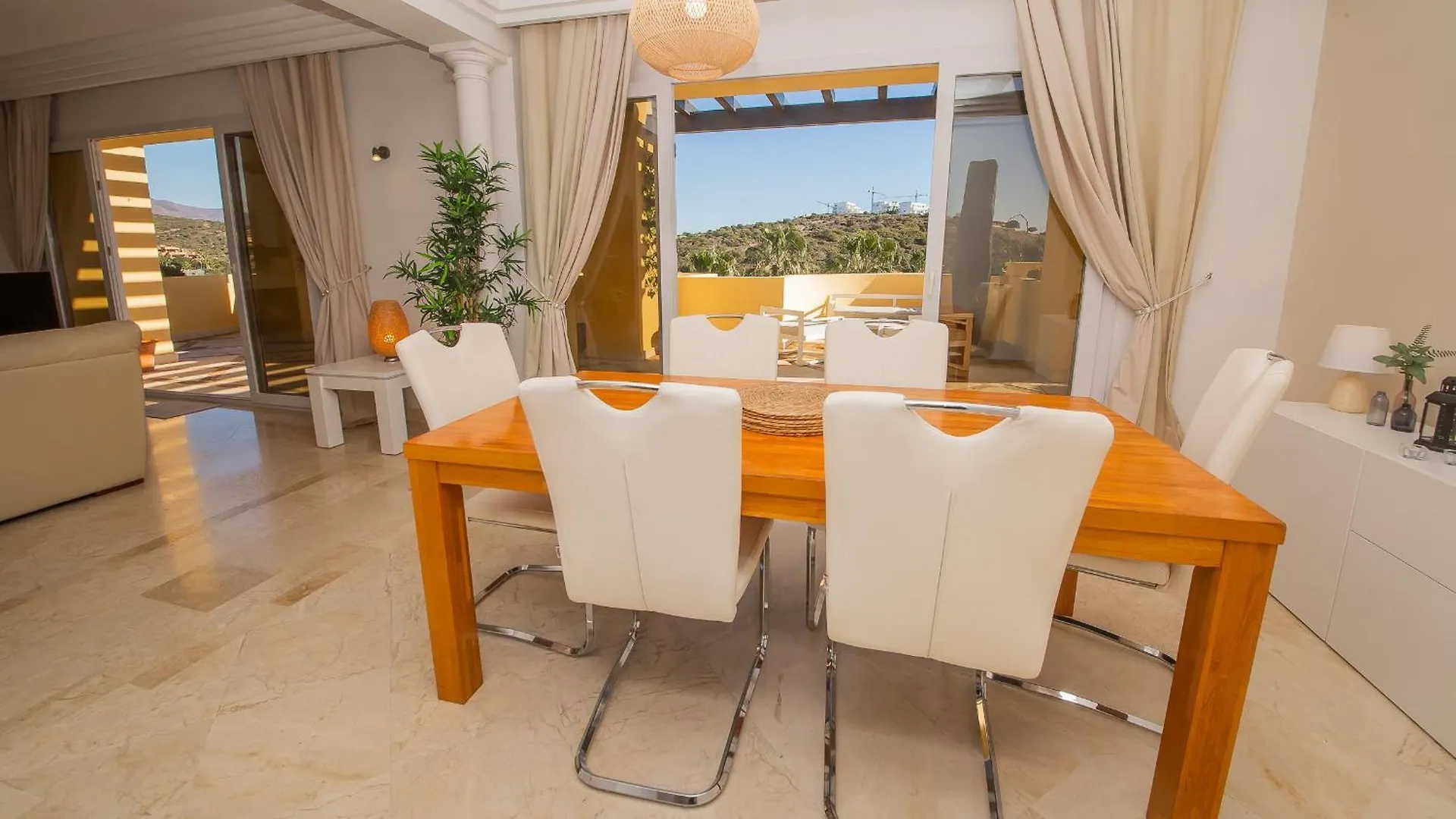 Majestic Hills 5 7 Apartment Casares