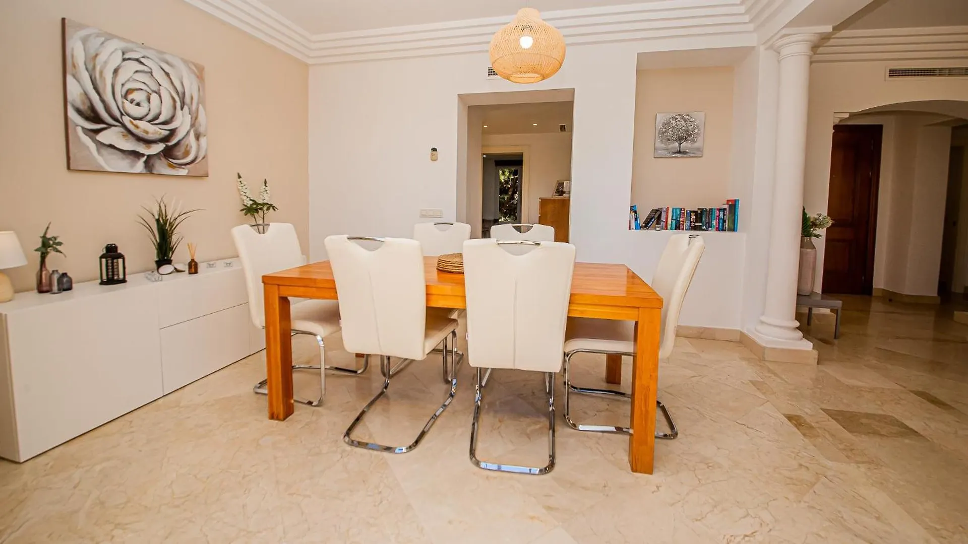 Majestic Hills 5 7 Apartment Casares 0*,